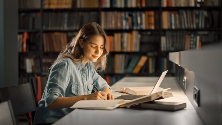 Webinar “EBSCO Discovery Service: pesquisa de informação para os trabalhos académicos”